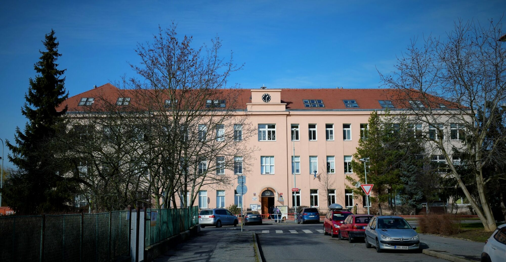 ZŠ a MŠ Chodov — Škola